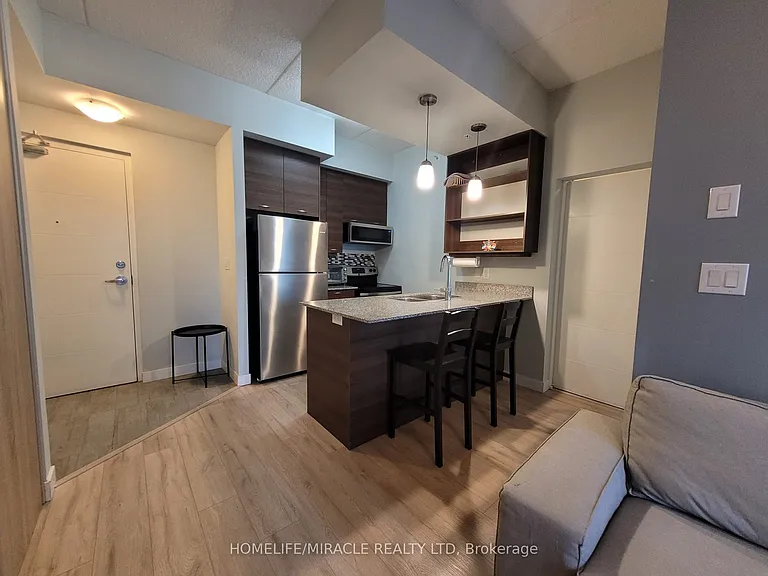 318 Spruce St #503 — Photo 8