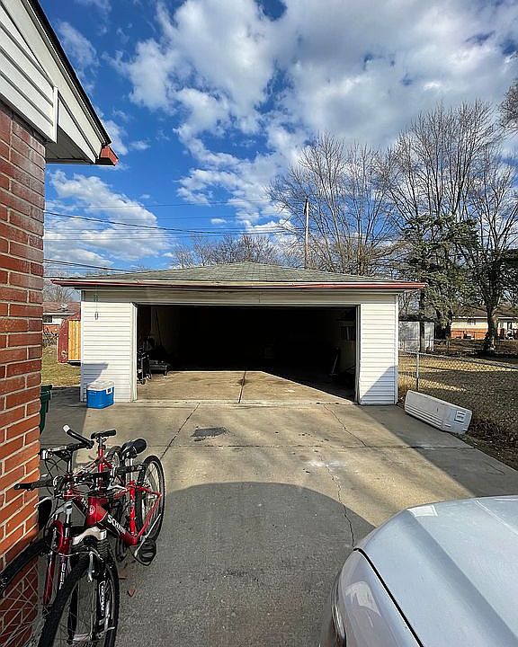 2 car garage 