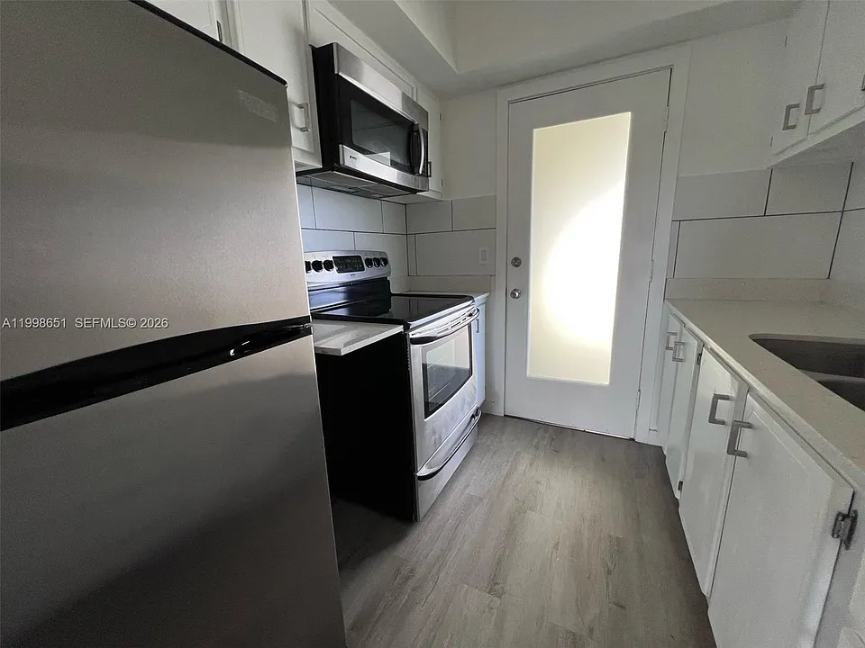 1350 E Sample Rd #306