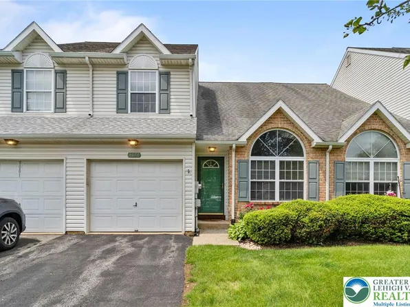 8077 Cross Creek Cir, Breinigsville, PA 18031