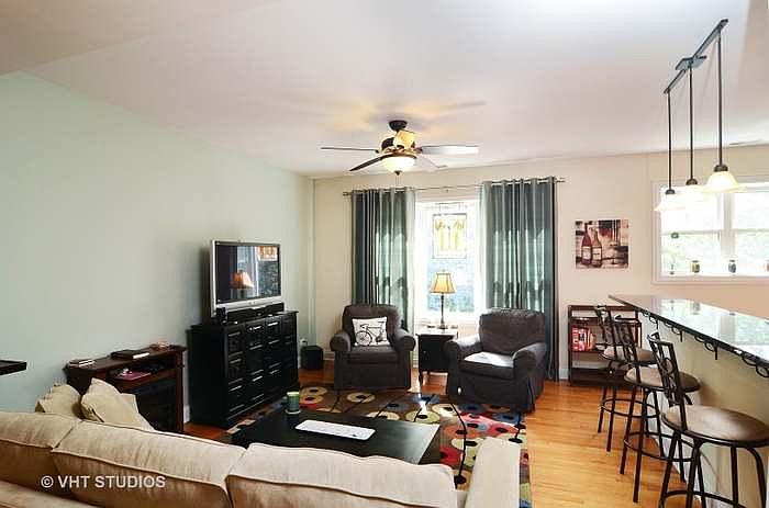 1st image of 1546 W Sherwin Ave APT 1S