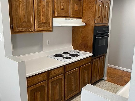 3rd image of 461 New Milford Ave #11