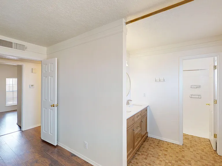 821 Oro Real NE — Photo 25