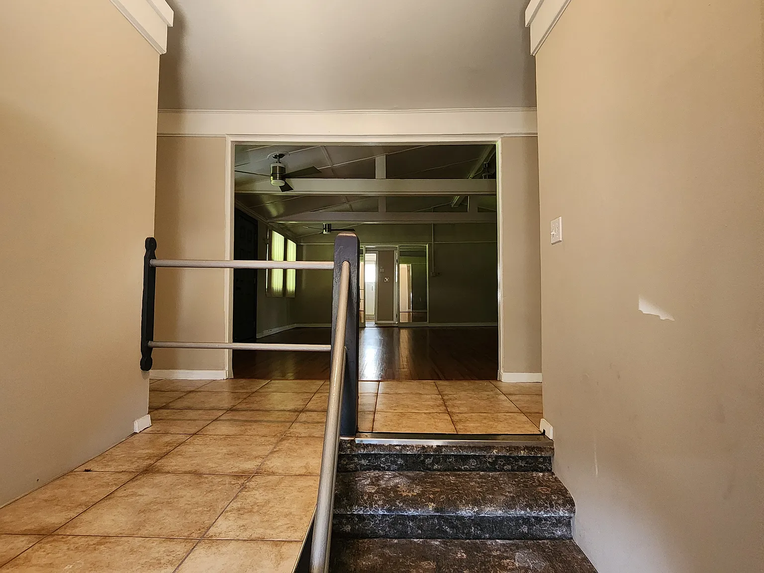 3 bed, 1.5 bath, 2200 sqft, $2,450 — Photo 3