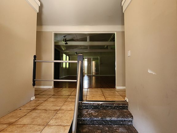 3rd image of 1320 E Central Blvd APT C