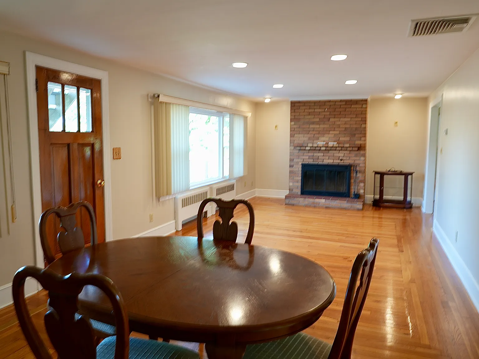 2 bed, 1146 sqft, $2,300 — Photo 4