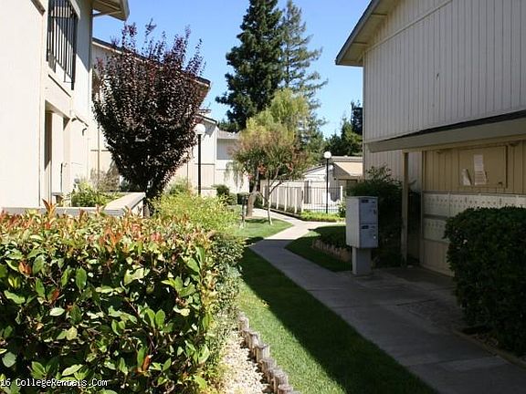 5th image of 1050 Lake Blvd
