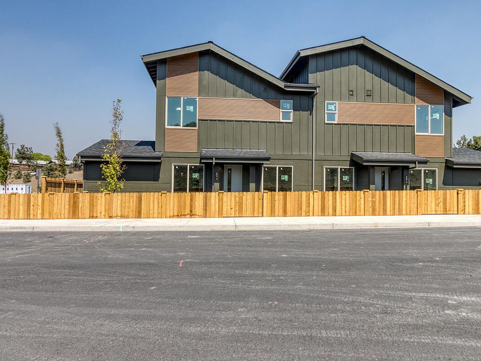1st image of 896 SE Aquila Dr