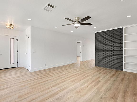 3rd image of 152 Alturas Court