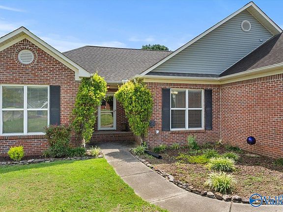 3rd image of 103 Chambray Dr