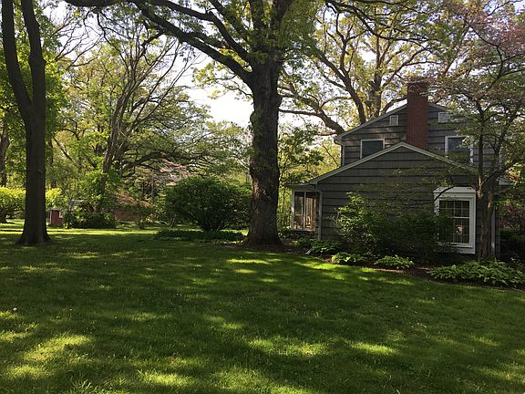 view of house from side lot