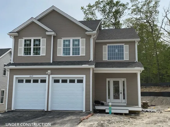 22-22C Crownshield, Uxbridge, MA 01569