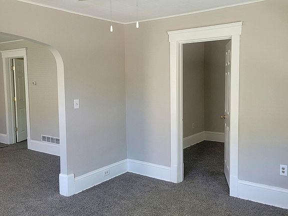 4th image of 6810 Wakefield Ave #Up