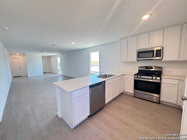 3 bed, 2.0 bath, 1200 sqft, $1,375 — Photo 4