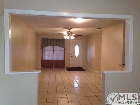 2nd image of 426 Oakhaven Rd