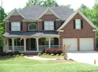 5992 Thunder Woods Trl, Buford, GA 30518