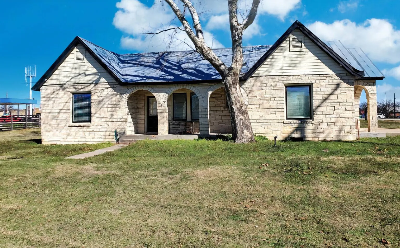 2 bed, 1.5 bath, 1340 sqft, $1,400 — Photo 1