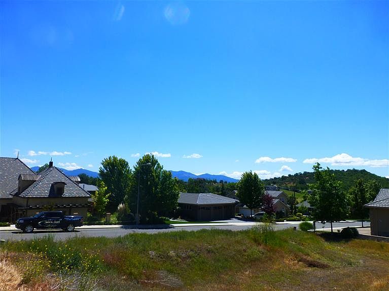 2nd image of 4805 Oakleaf Pass Dr