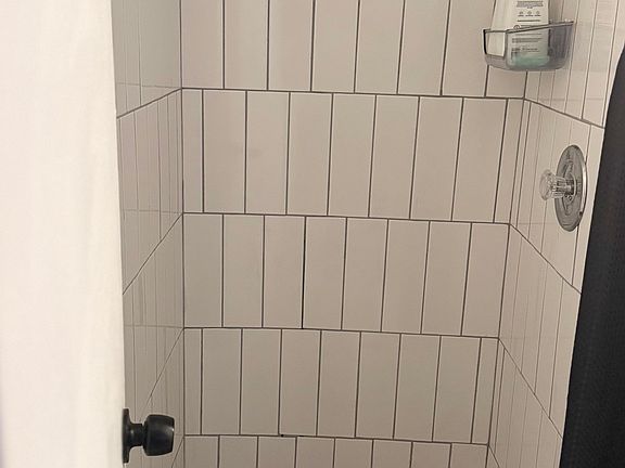 5th image of 3800 6th Ave Unit B