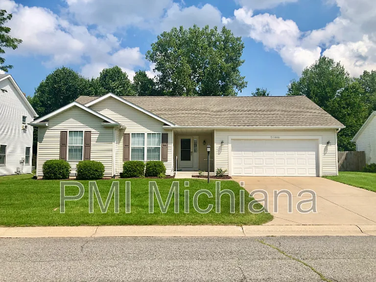 51880 Courtland Dr E — Photo 1