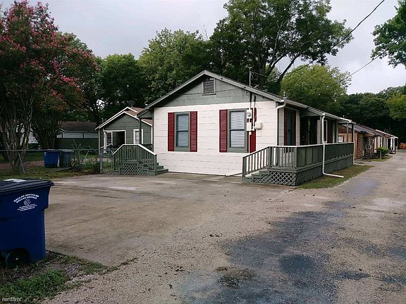 Pic 1 - Front of House - 805#1