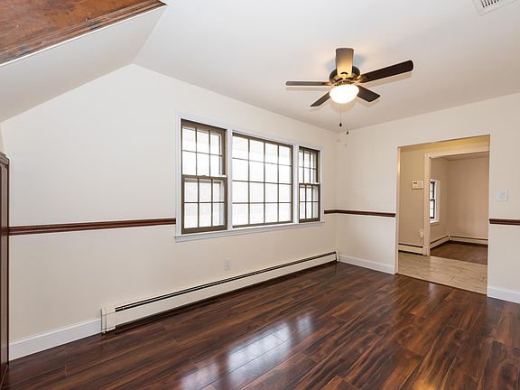 3rd image of 2 Danbury Ave