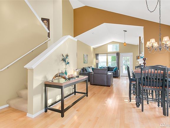4th image of 1210 65th St SE Unit 101