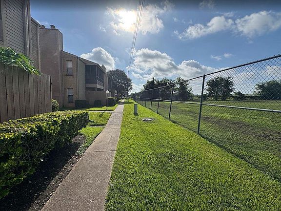 2nd image of 10555 Turtlewood Ct Unit 2609