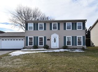 1414 Chestnut Ridge Dr, Naperville, IL 60540