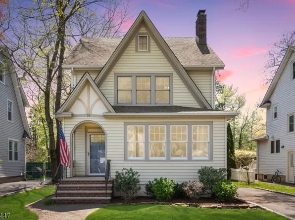 38 W Holly St, Cranford Twp., NJ 07016