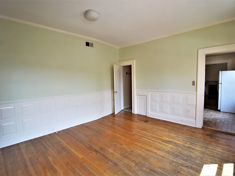 920 Saint Paul St — Photo 8