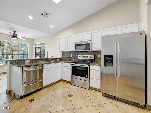 432 W SILVER CREEK Court, Gilbert, AZ 85233