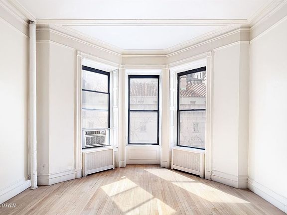 4th image of 3 E 63rd St