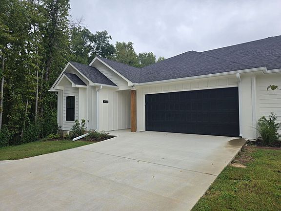 3rd image of 1011 McClenny Dr #1001