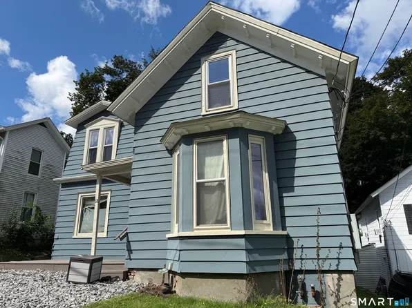 18 Pratt St #2, Winsted, CT 06098