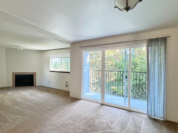 10522 Lake City Way NE APT 201