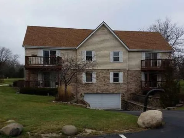10615 N Ivy Ct, Mequon, WI 53092