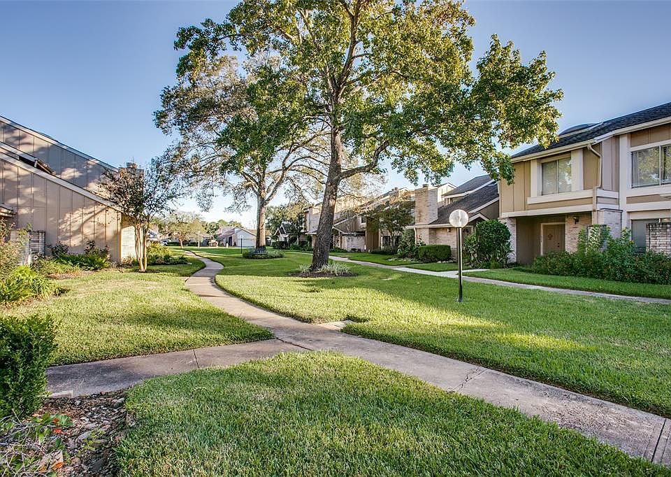 1st image of 11658 Lakeside Park Dr #313