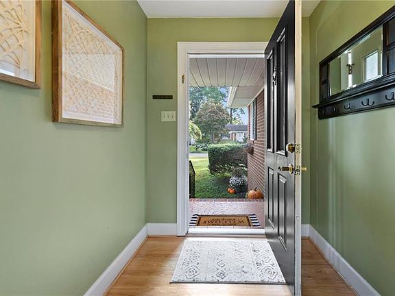 Nice foyer
