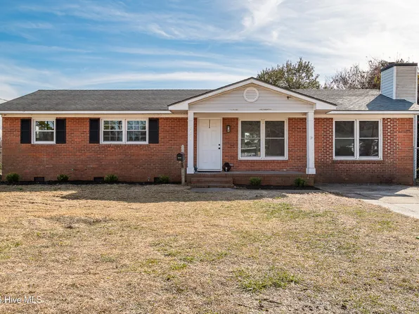 2401 Emeline Place, Morehead City, NC 28557