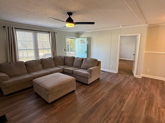5th image of 407 Maple Street SW
