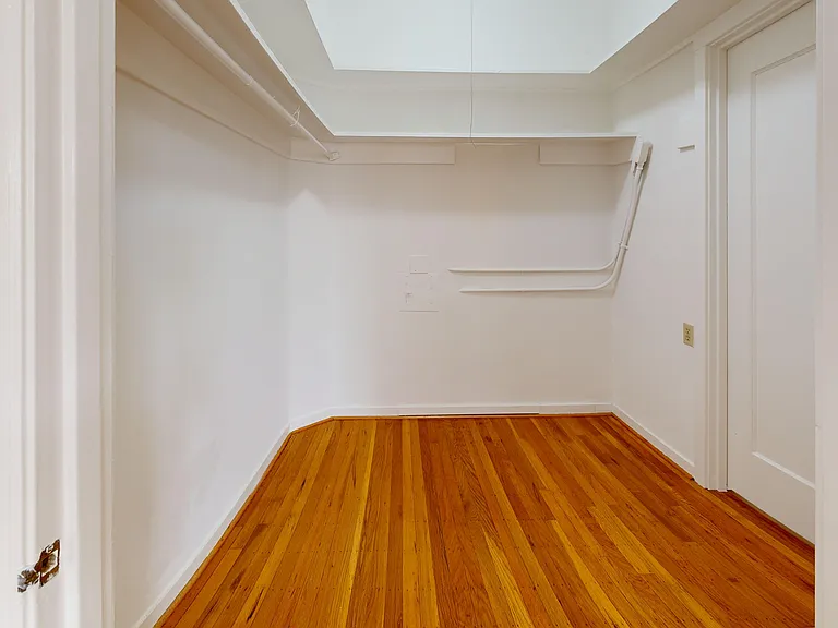 1735 Van Ness Avenue — Photo 23
