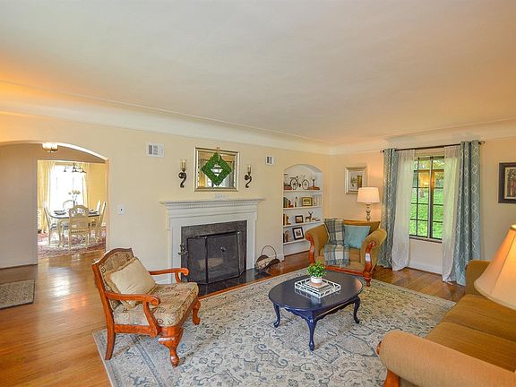 4th image of 1101 Lois Dr