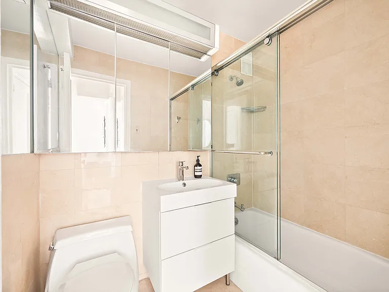 333 W 57th St #6G — Photo 6