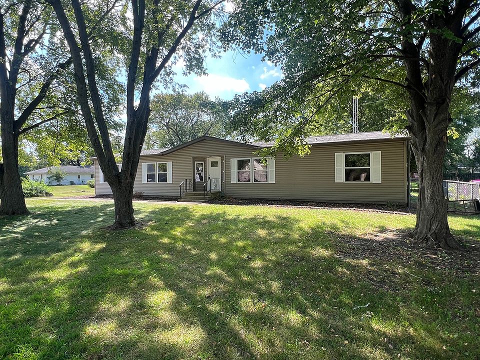 1st image of 240 N Shabbona St