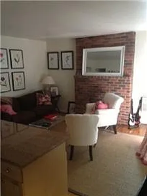 Rented by Adina Realty | media 18