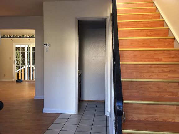 3rd image of 16693 Los Banos St