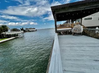 335 Tahiti Rd, Tiki Island, TX 77554