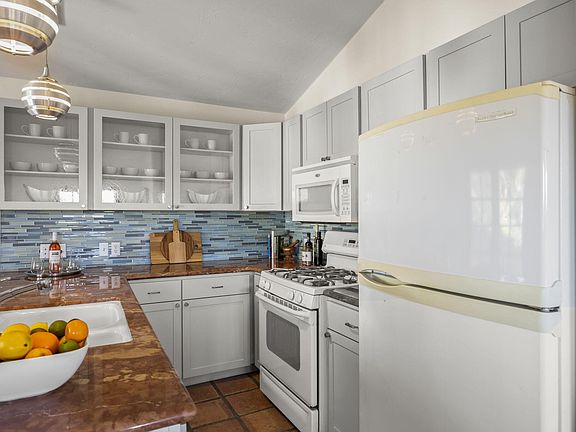 5th image of 1225 E Cota St APT B