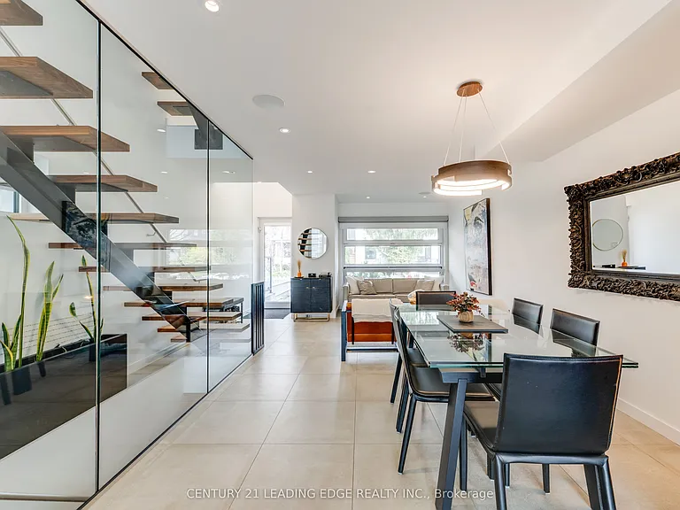 81 Dagmar Ave — Photo 9
